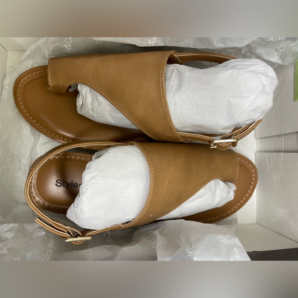 Style and Co. Bowieep Tan Sandals. - Picture 1 of 6